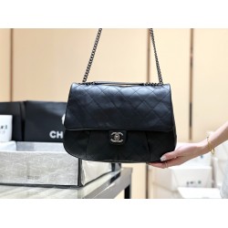 Chanel Vintage shoulder bag 3037 size 34cm 