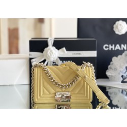 Chanel Leboy 67085 Size 20cm