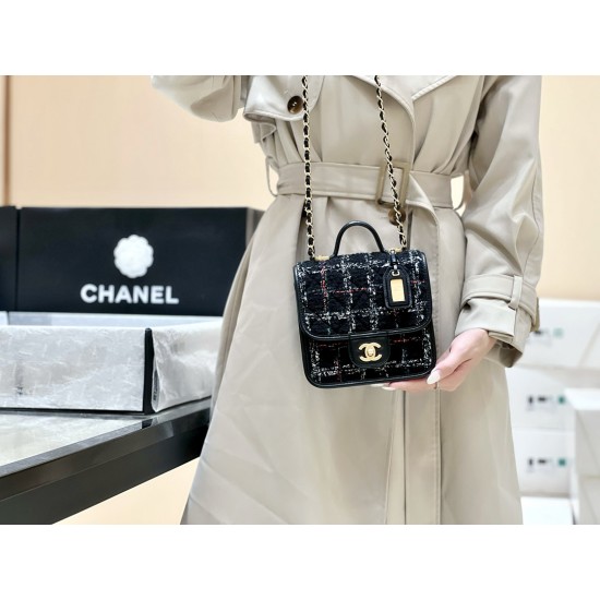 Chanel 22K AS3652 size 17*20.5*6cm