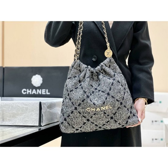 Chanel 22K 3261  size 39*42*8cm