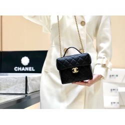 Chanel 23C  3729  Size 17.5*14.5*7.5cm