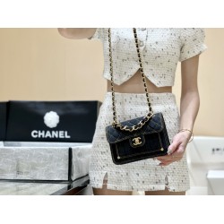 Chanel 23S  AS4051 Size 19*13*5cm