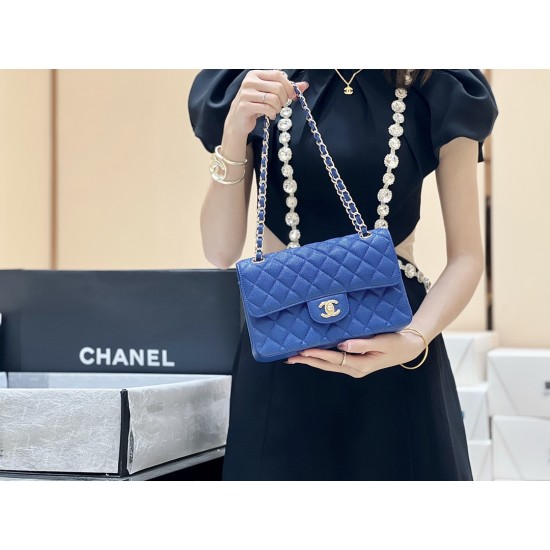 Chanel Cf 1113 Size 23cm  Cf 1112 Size 25cm