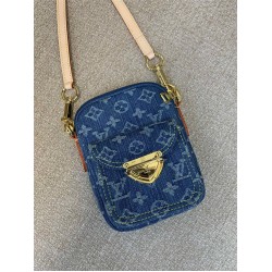 Louis Vuitton Fairfax Pochette  M82948 size：14x2.7x18cm 2025 new