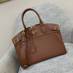 Louis Vuitton Lock It MM M22925  size：36x29x15cm 2025 new