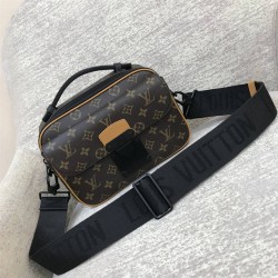 Louis Vuitton S-Lock M46688   size：22x18x8cm 2025 new