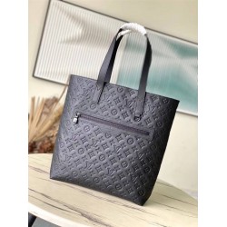 Louis Vuitton M24777 Excursion 33 × 37 × 13 cm 2025 new