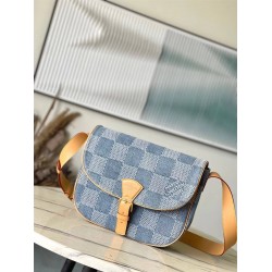 Louis Vuitton N40743  Montsouris 35 × 29 × 12 cm 2025 new