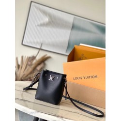 Louis Vuitton M68709  13.5 x 16  x 10cm 2025 new