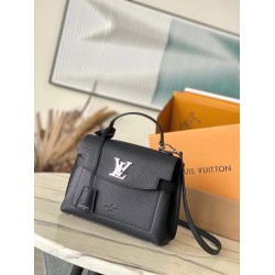 Louis Vuitton M53937   28 x 20  x 11.5cm 2025 new