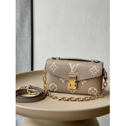 Louis Vuitton POCHETTE MÉTIS EAST WEST  M23081  size：21.5x13.5x6cm 2025 new