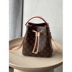 Louis Vuitton NEONOE BB   M46581 size：20 x 20 x 13 cm 2025 new