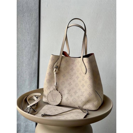 Louis Vuitton BLOSSOM M21850  size：30x27.5x16cm 2025 new