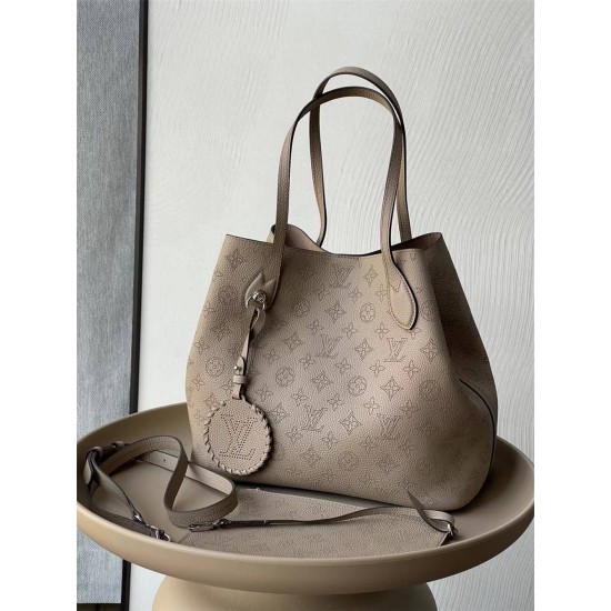 Louis Vuitton BLOSSOM M21850  size：30x27.5x16cm 2025 new