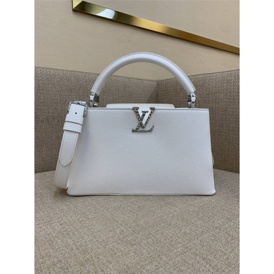 Louis Vuitton CAPUCINES EAST WEST M24671   size：33x19x9cm 2025 new