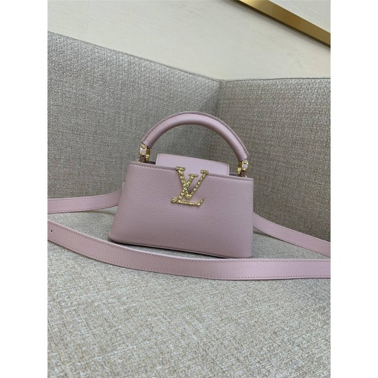 Louis Vuitton CAPUCINES EAST WEST   M24666   size：22x14x8cm 2025 new