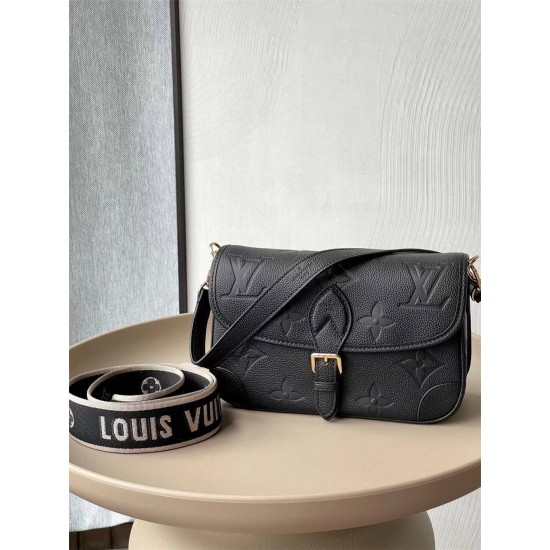 Louis Vuitton DIANE  M46386 size：23x16x8.5cm 2025 new