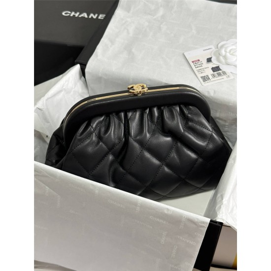 Chanel 24A  Size：16*24*8cm  AS4717 cloud bag 2025 new