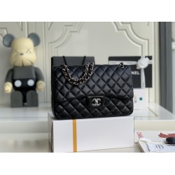 Chanel classic flap CF jumbo 30cm 2025 new