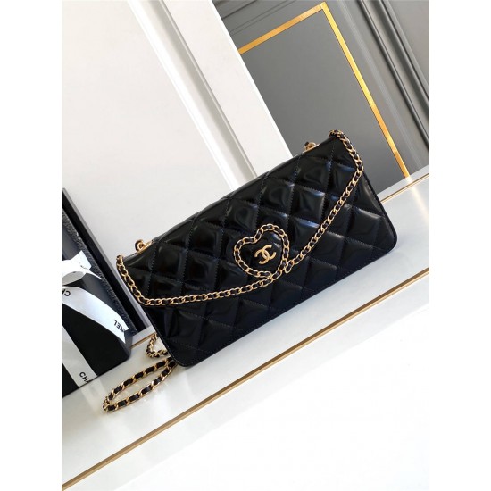 Chanel love flap bag 12.5 X 26 X 4.5 cm 2025 new