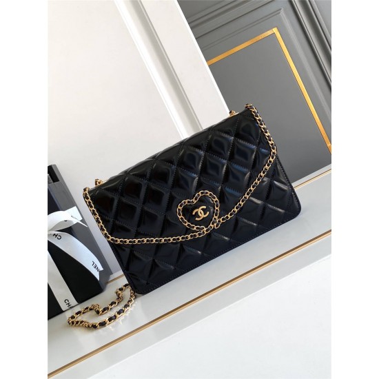 Chanel love flap bag 15*24.5*4cm 2025 new