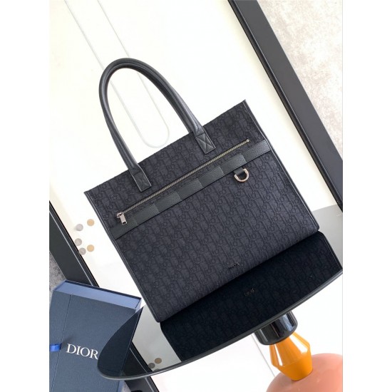 Dior Safari 39 x 35 x 11cm 2025 New