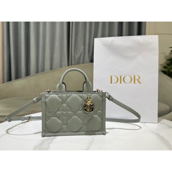 Dior Mini Book Tote 21.5 x 13 x 7.5 cm 2025 New