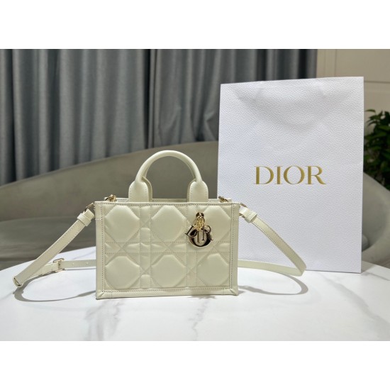 Dior Mini Book Tote 21.5 x 13 x 7.5 cm 2025 New