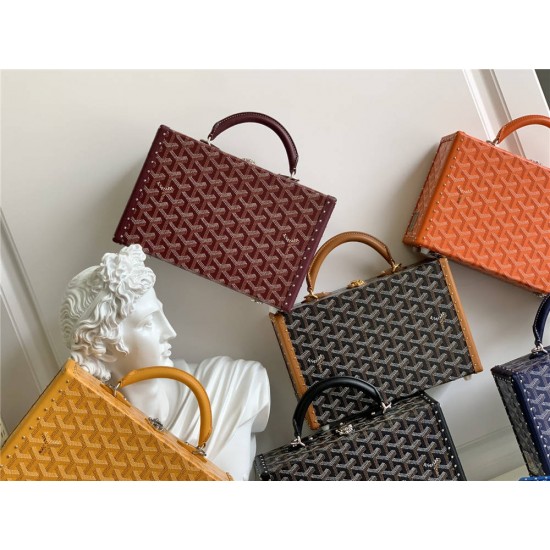 Goyard Grand Hôtel  17 cm x 7.7 cm x 24.5 cm  2025 New