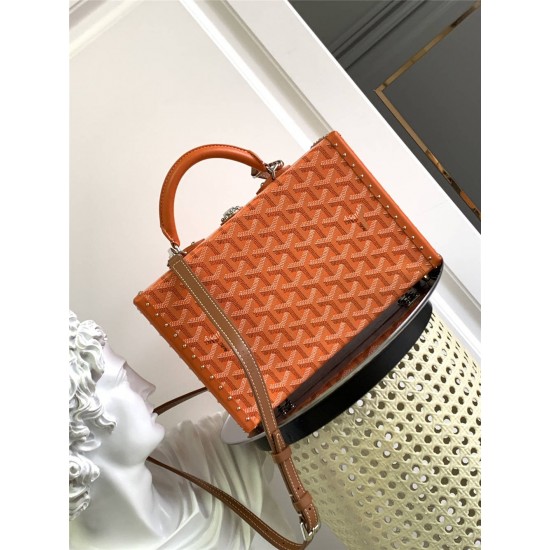 Goyard Grand Hôtel  17 cm x 7.7 cm x 24.5 cm  2025 New