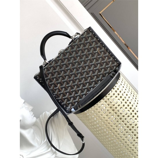 Goyard Grand Hôtel  17 cm x 7.7 cm x 24.5 cm  2025 New