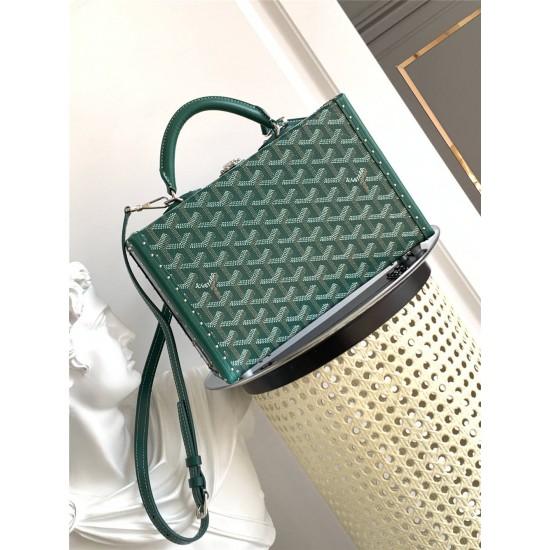 Goyard Grand Hôtel  17 cm x 7.7 cm x 24.5 cm  2025 New