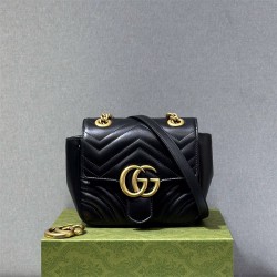 Gucci GG Marmont 739682  size: 18*13.5*8cm 2025 New