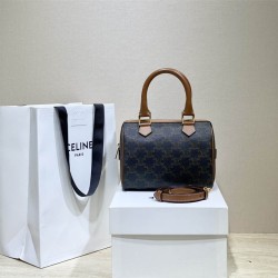 Celine triomphe boston 197583    size: 19.5*14*7cm 2025 New