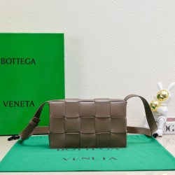 BV Bottega Veneta Cassette 23*15*5cm 2025 New