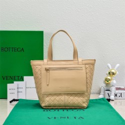 BV Bottega Veneta Flip Flap tote 23x18.5x15cm， style: 7746 2025 New