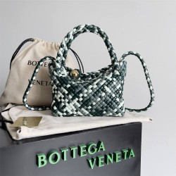 BV Bottega Veneta TOSCA 776755  size: 20*15.5*7cm 2025 New