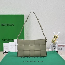 BV Bottega Veneta  Cassette 22.5x13.5x4.5cm， style: 7741 2025 New