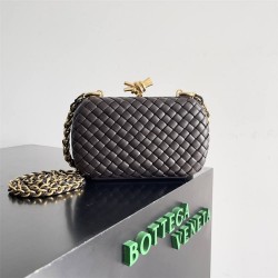 BV Bottega Veneta KNOT 776662  size: 19*11.5*5cm 2025 New