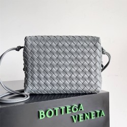 BV Bottega Veneta loop 25*18*11cm  style: 680256 2025 New