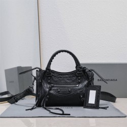 Balenciaga  Le Cagole lambskin 24 cm 2025 New