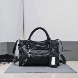 Balenciaga  Le Cagole lambskin 30 cm 2025 New